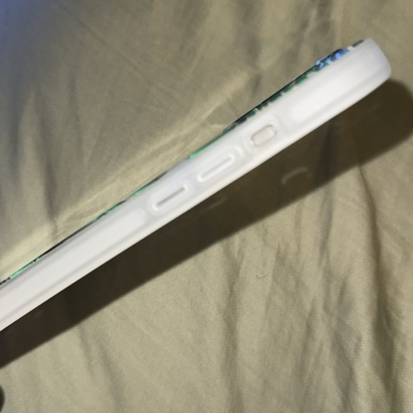 Sonix iPhone 15 Pro Max case - Picture 4 of 5